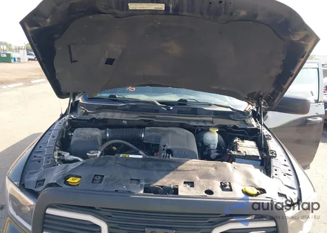 2018 Ram 1500 Express 4X4 6'4 Box from USA, damaged, VIN 1C6RR7FG3JS351413